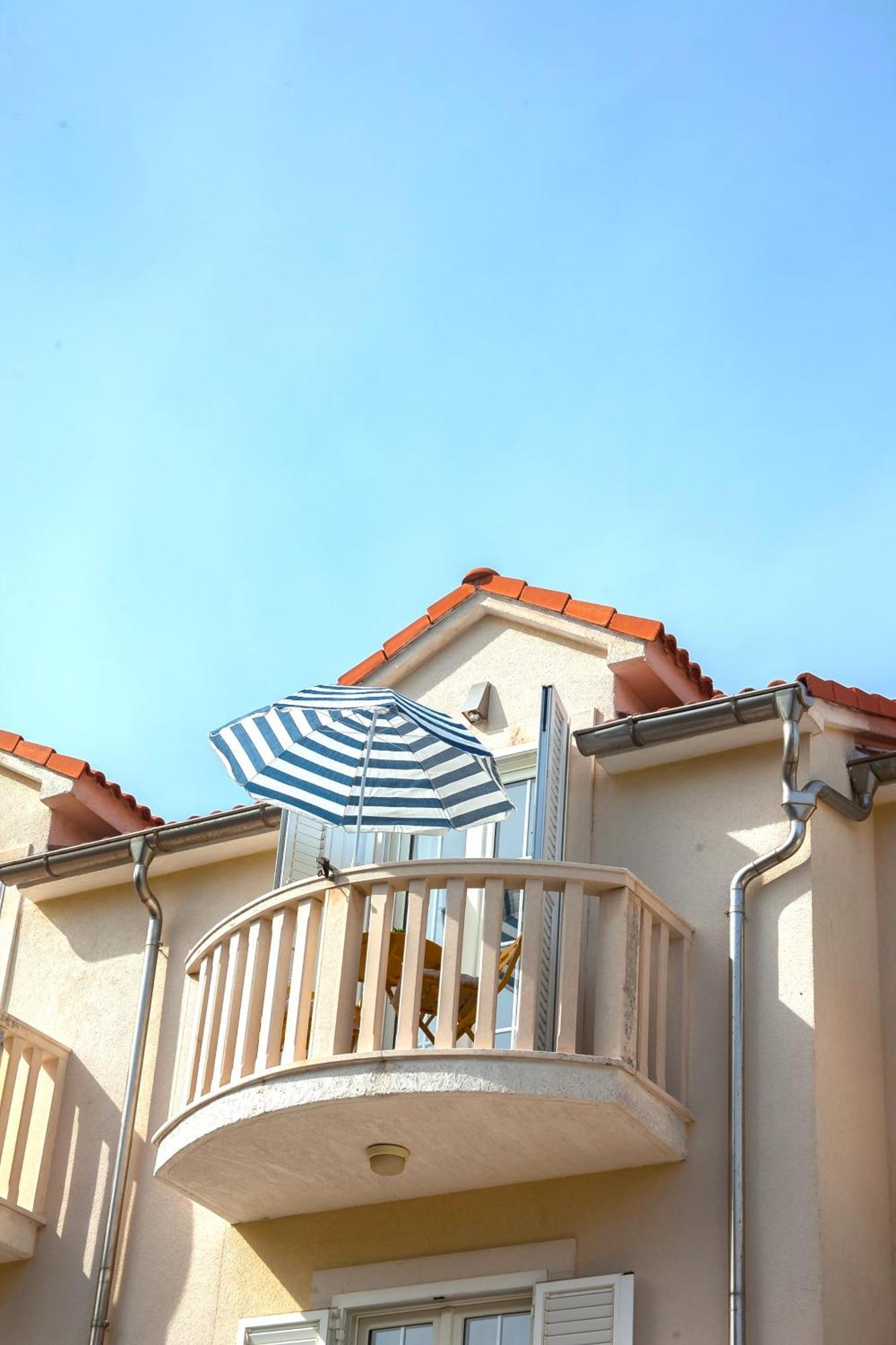 Helvetia Sunny Apartments Bol Dış mekan fotoğraf
