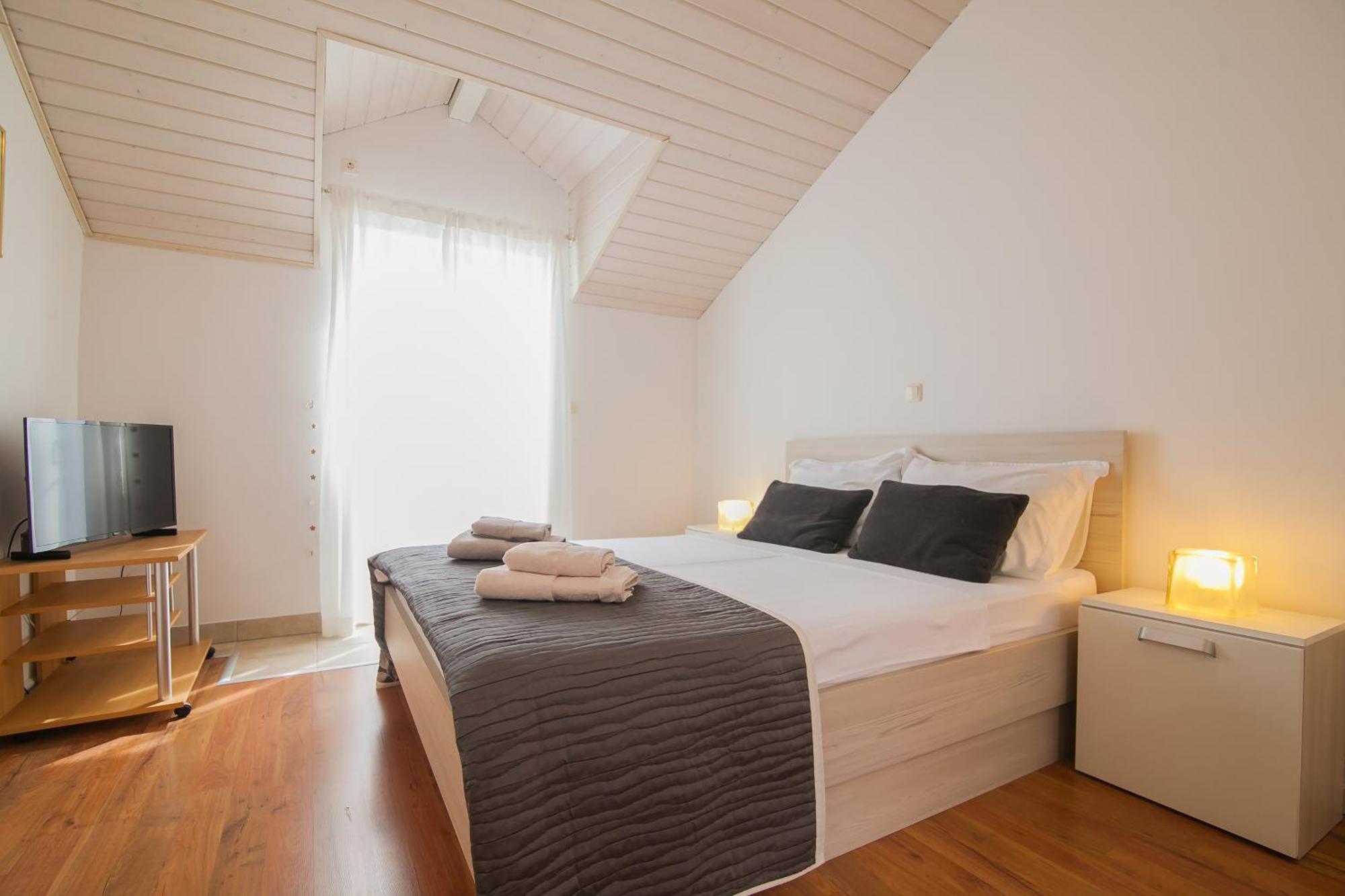 Helvetia Sunny Apartments Bol Dış mekan fotoğraf