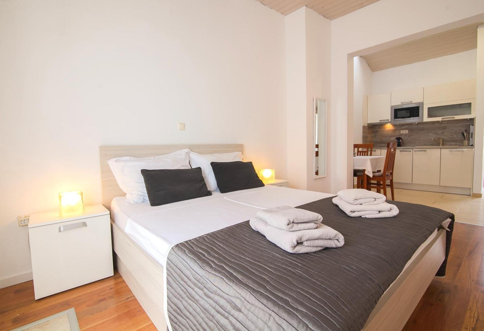 Helvetia Sunny Apartments Bol Dış mekan fotoğraf
