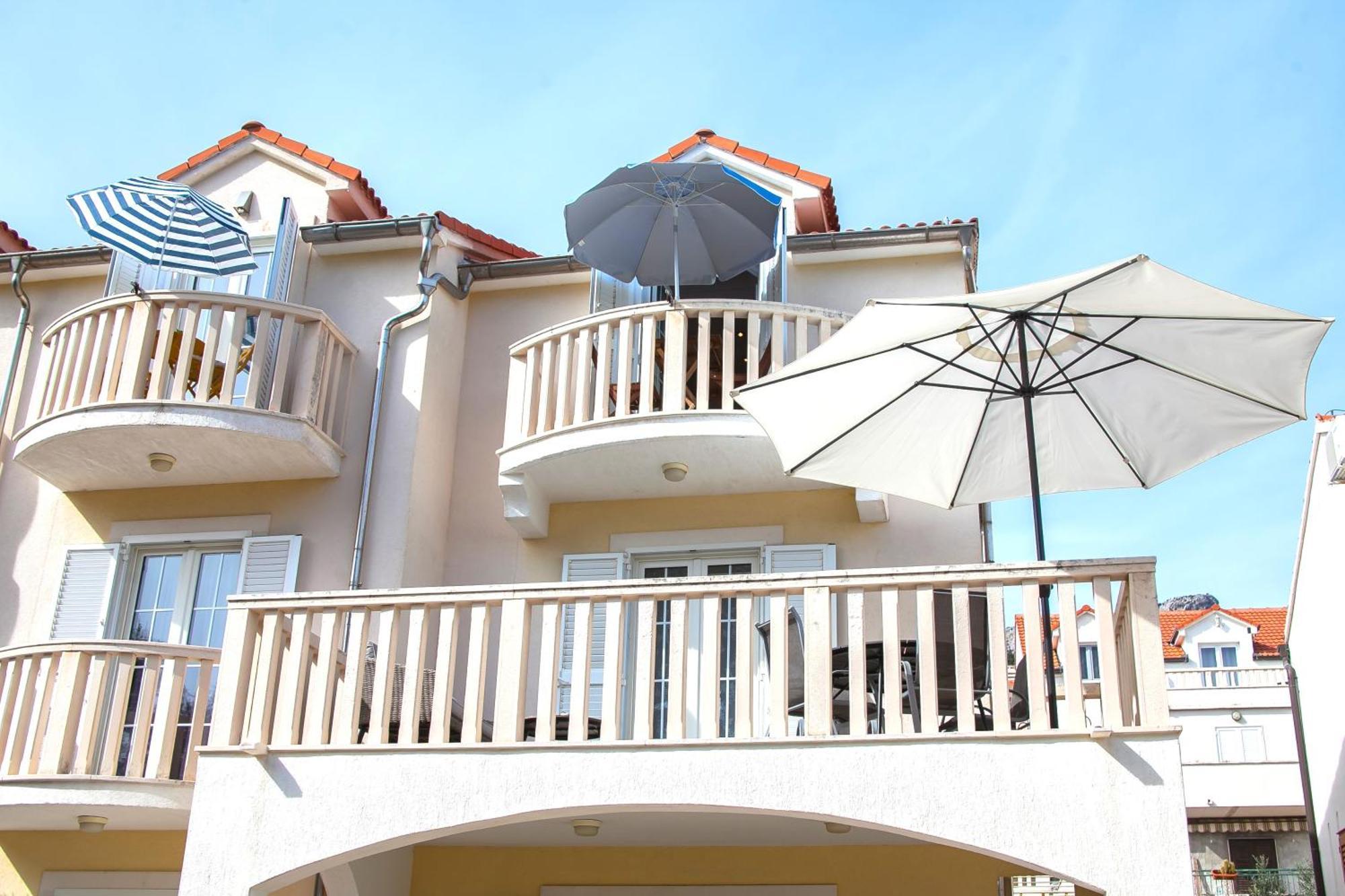 Helvetia Sunny Apartments Bol Dış mekan fotoğraf