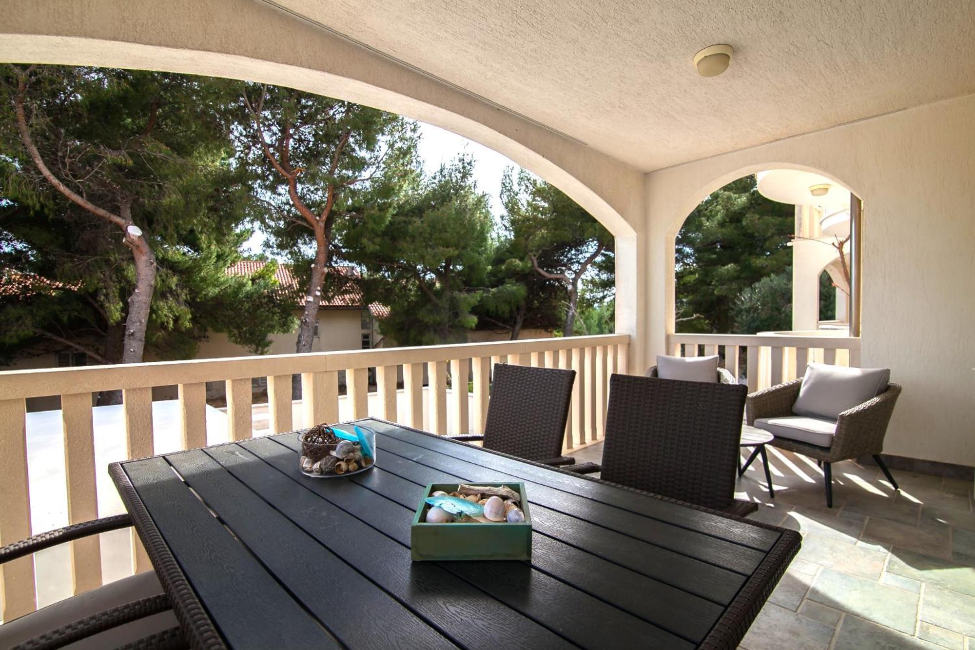 Helvetia Sunny Apartments Bol Dış mekan fotoğraf