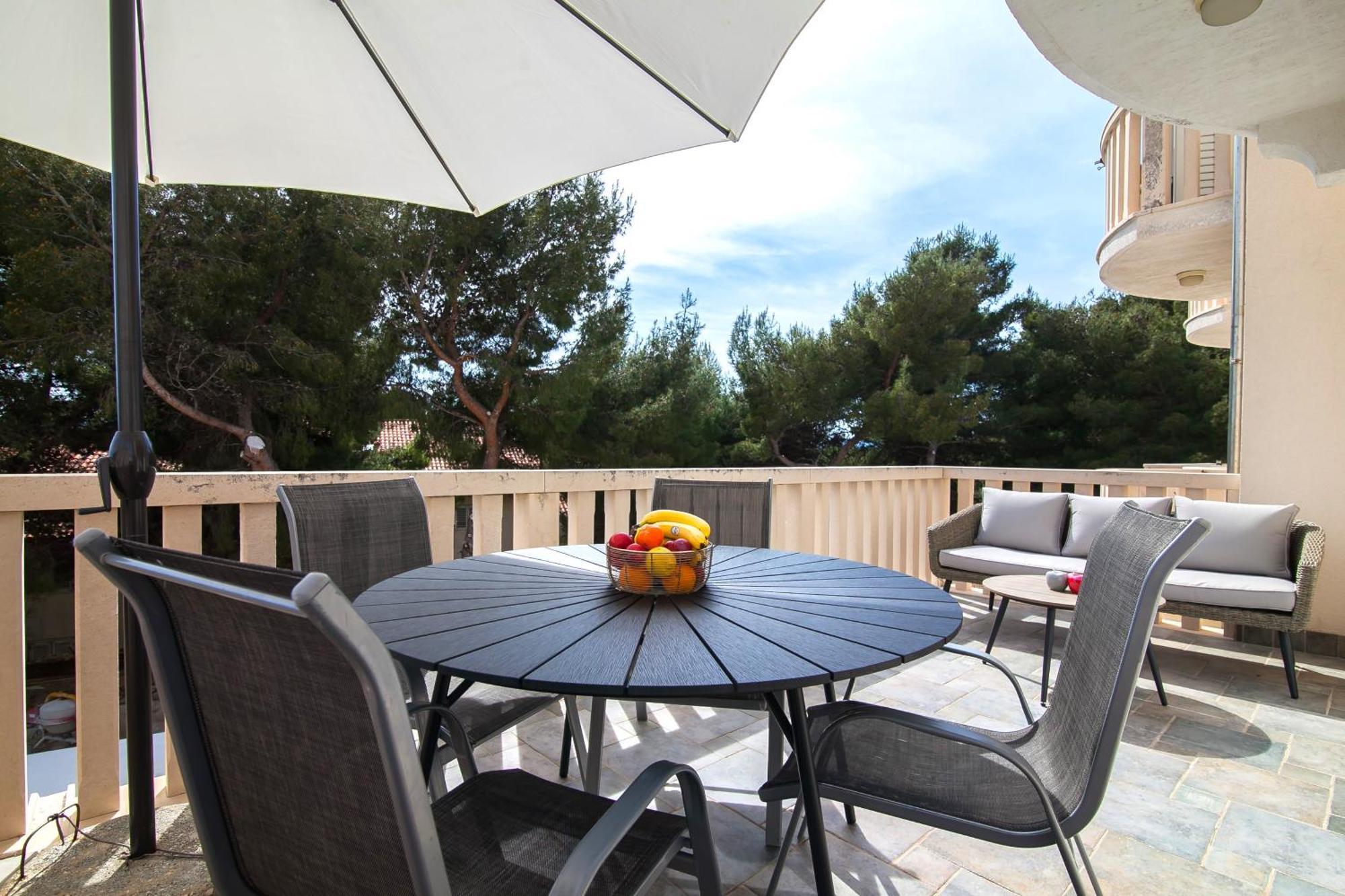 Helvetia Sunny Apartments Bol Dış mekan fotoğraf