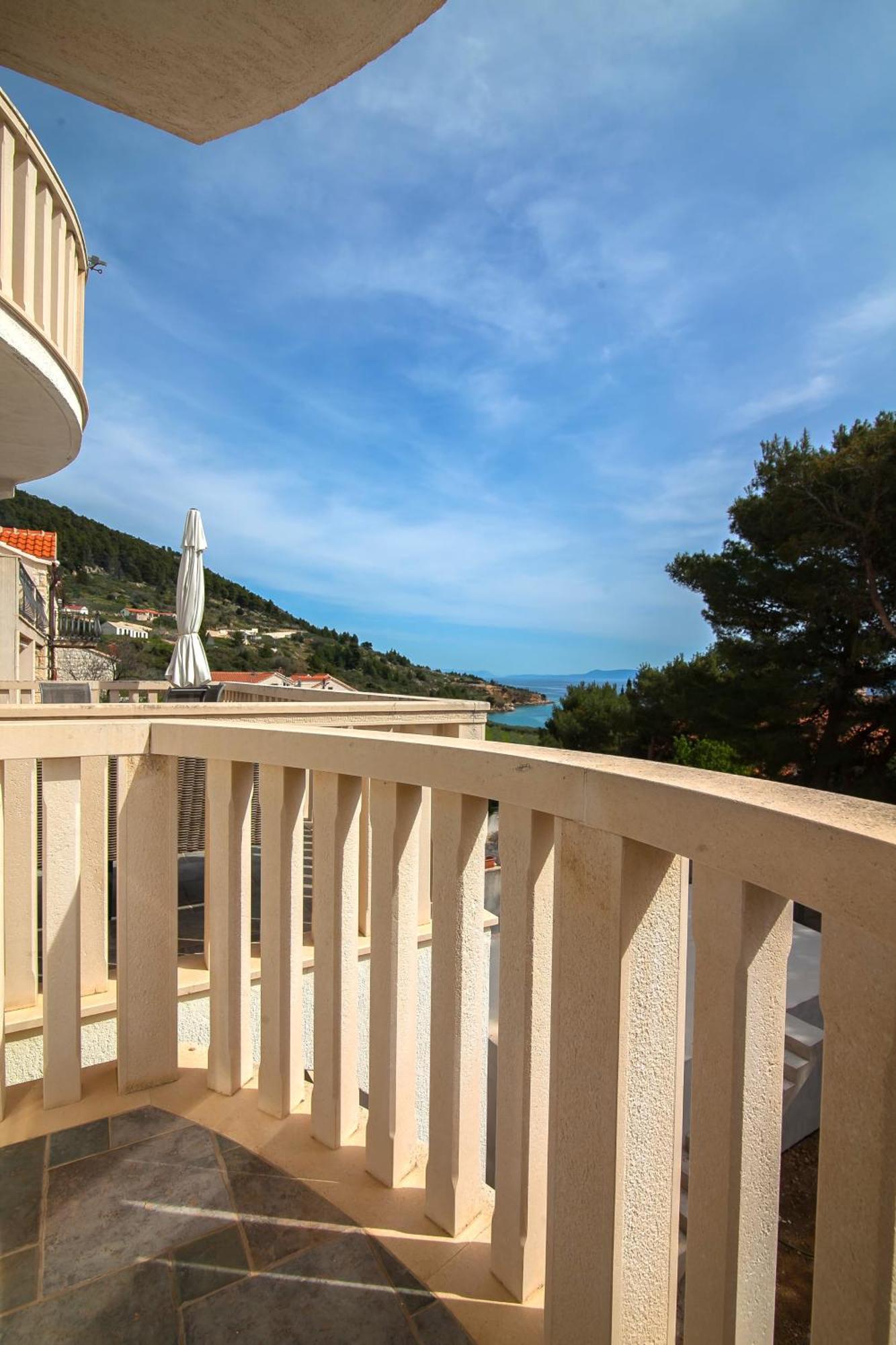 Helvetia Sunny Apartments Bol Dış mekan fotoğraf