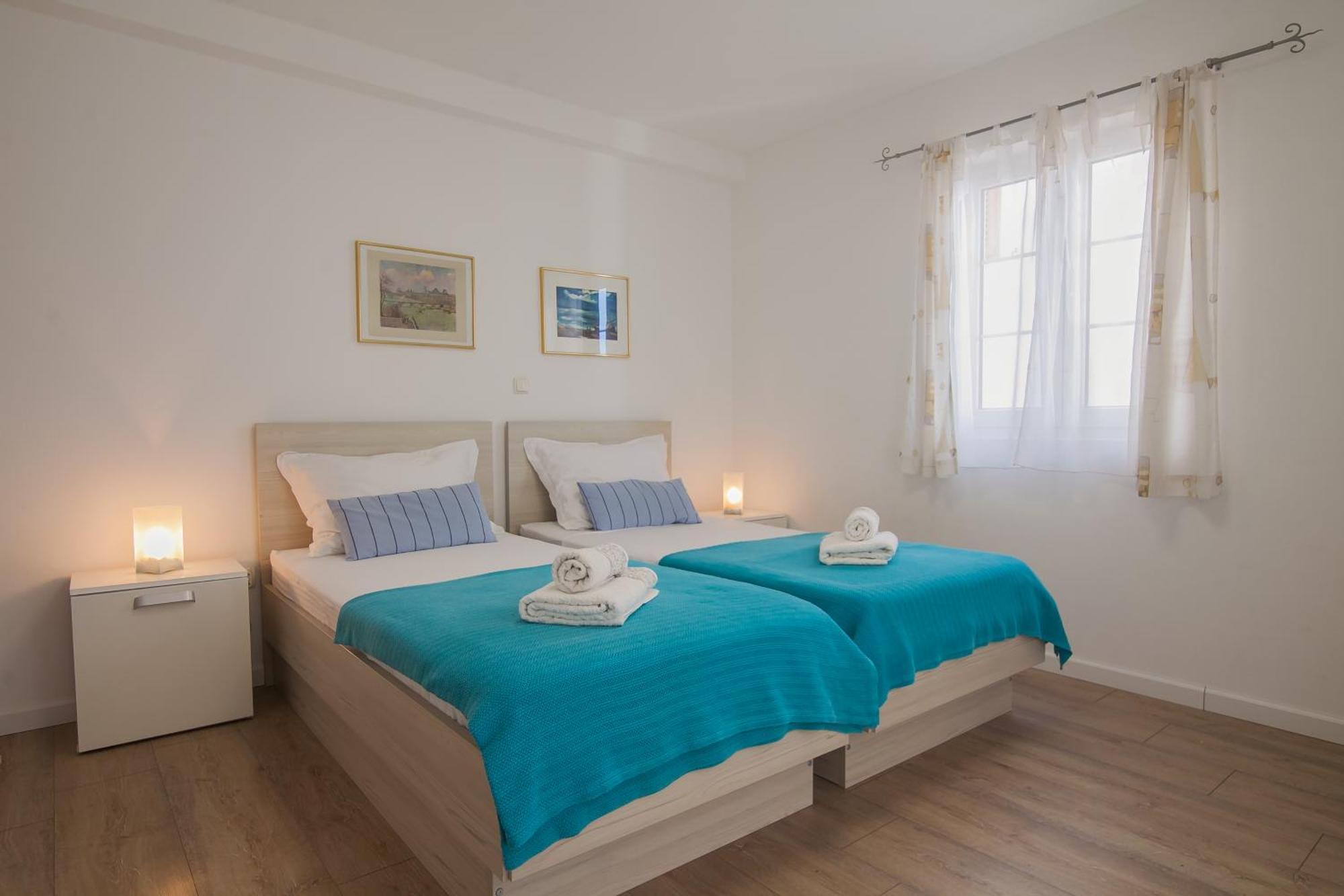 Helvetia Sunny Apartments Bol Dış mekan fotoğraf