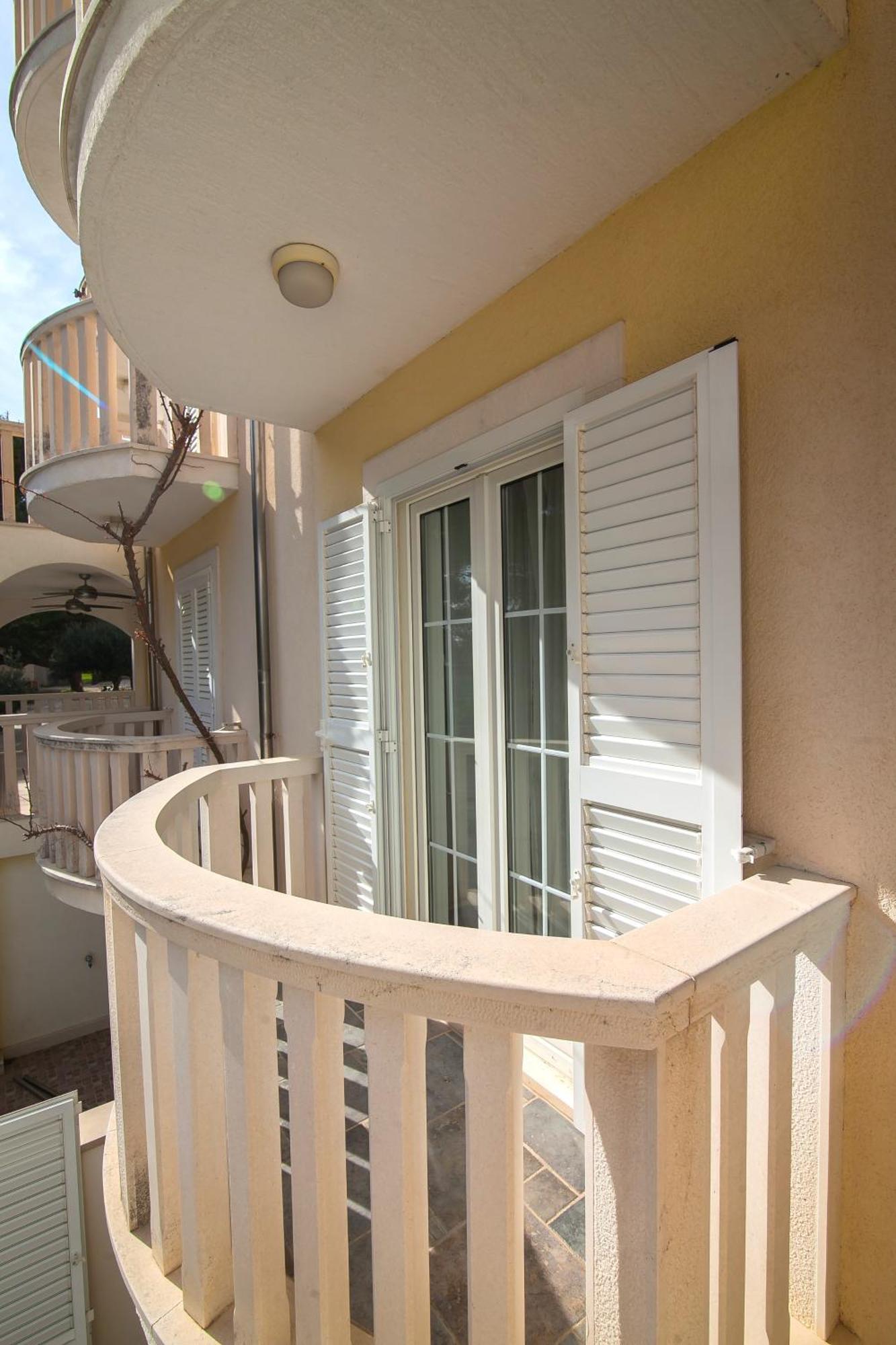 Helvetia Sunny Apartments Bol Dış mekan fotoğraf