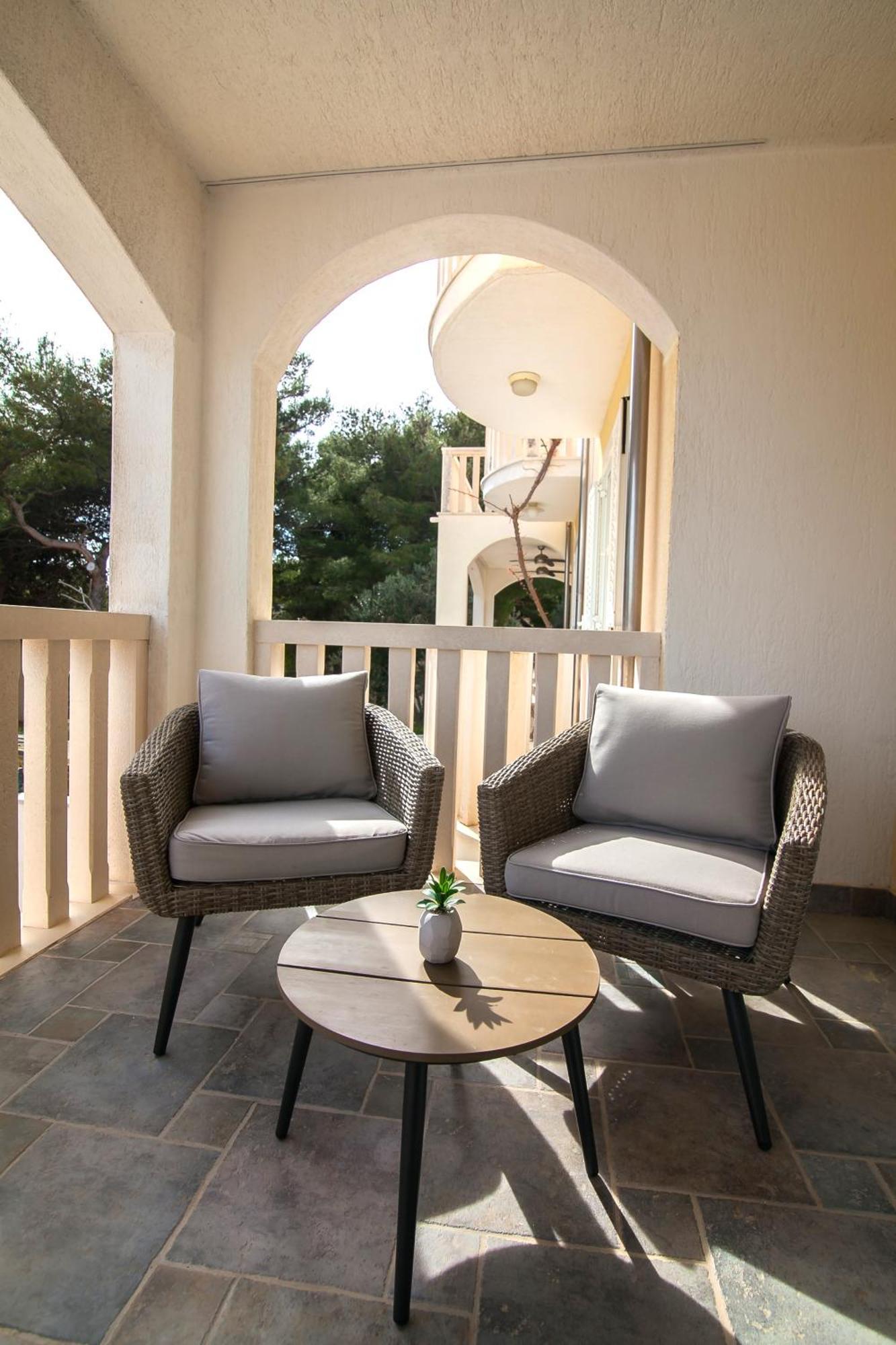 Helvetia Sunny Apartments Bol Dış mekan fotoğraf