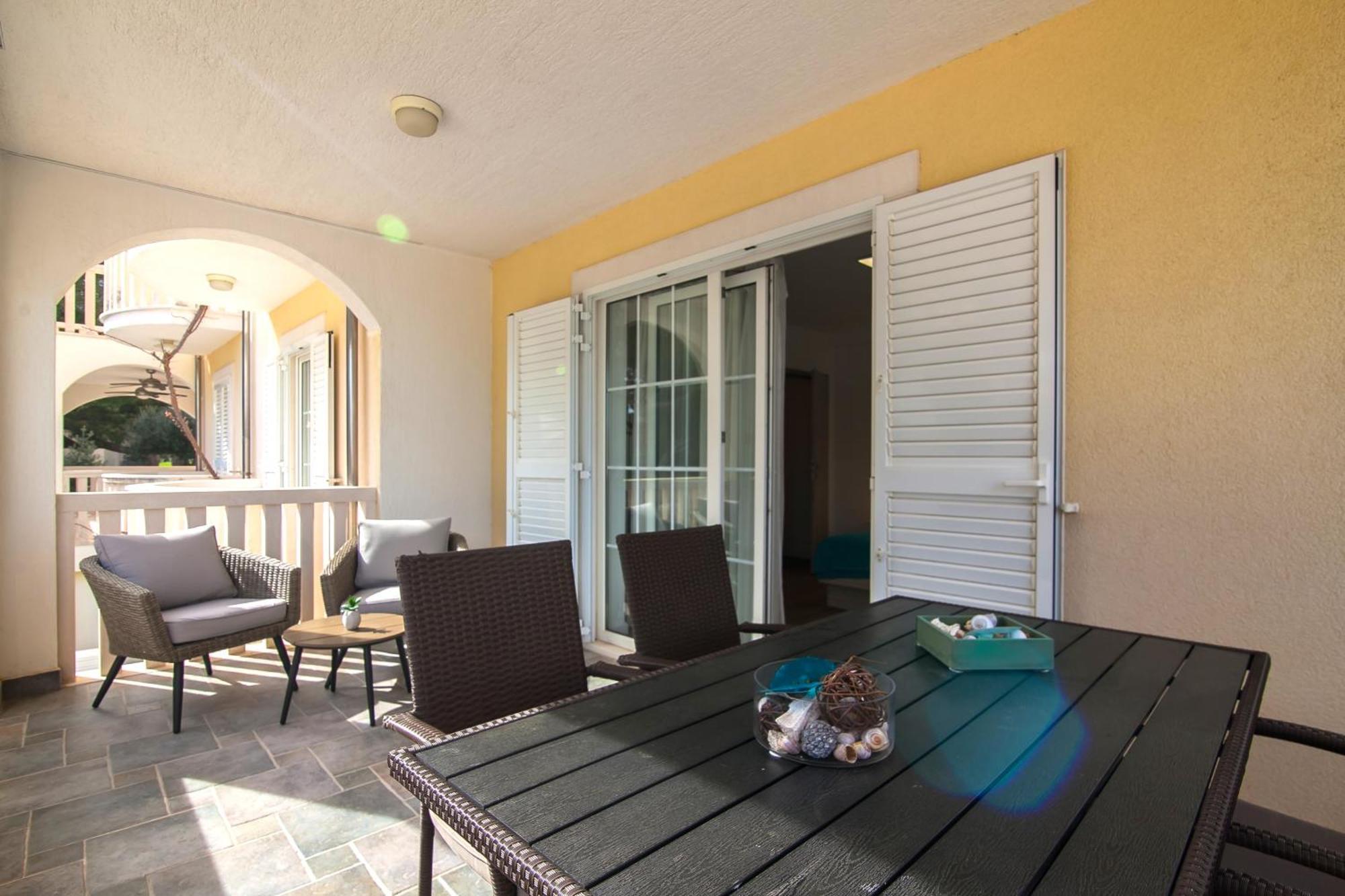 Helvetia Sunny Apartments Bol Dış mekan fotoğraf