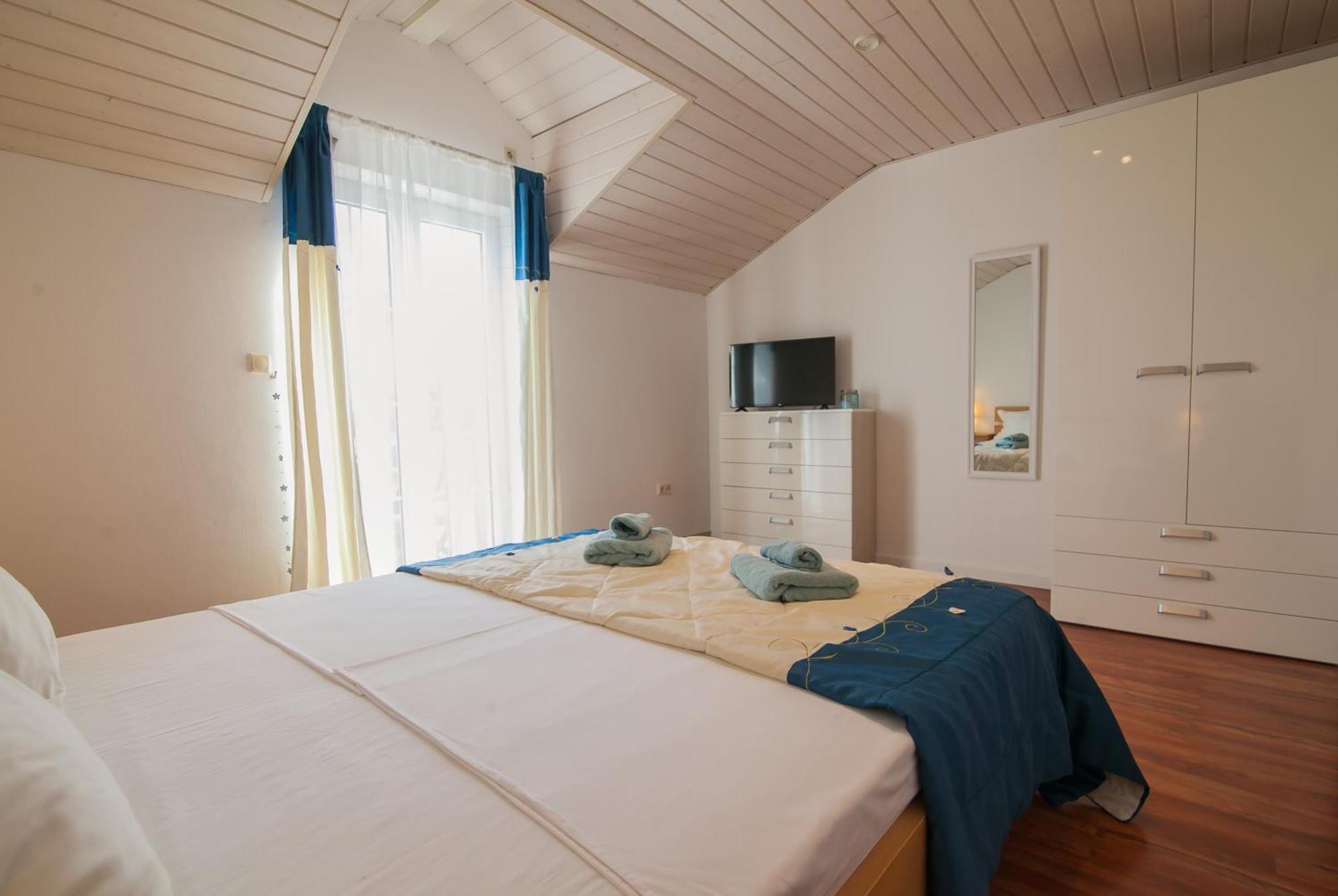 Helvetia Sunny Apartments Bol Dış mekan fotoğraf