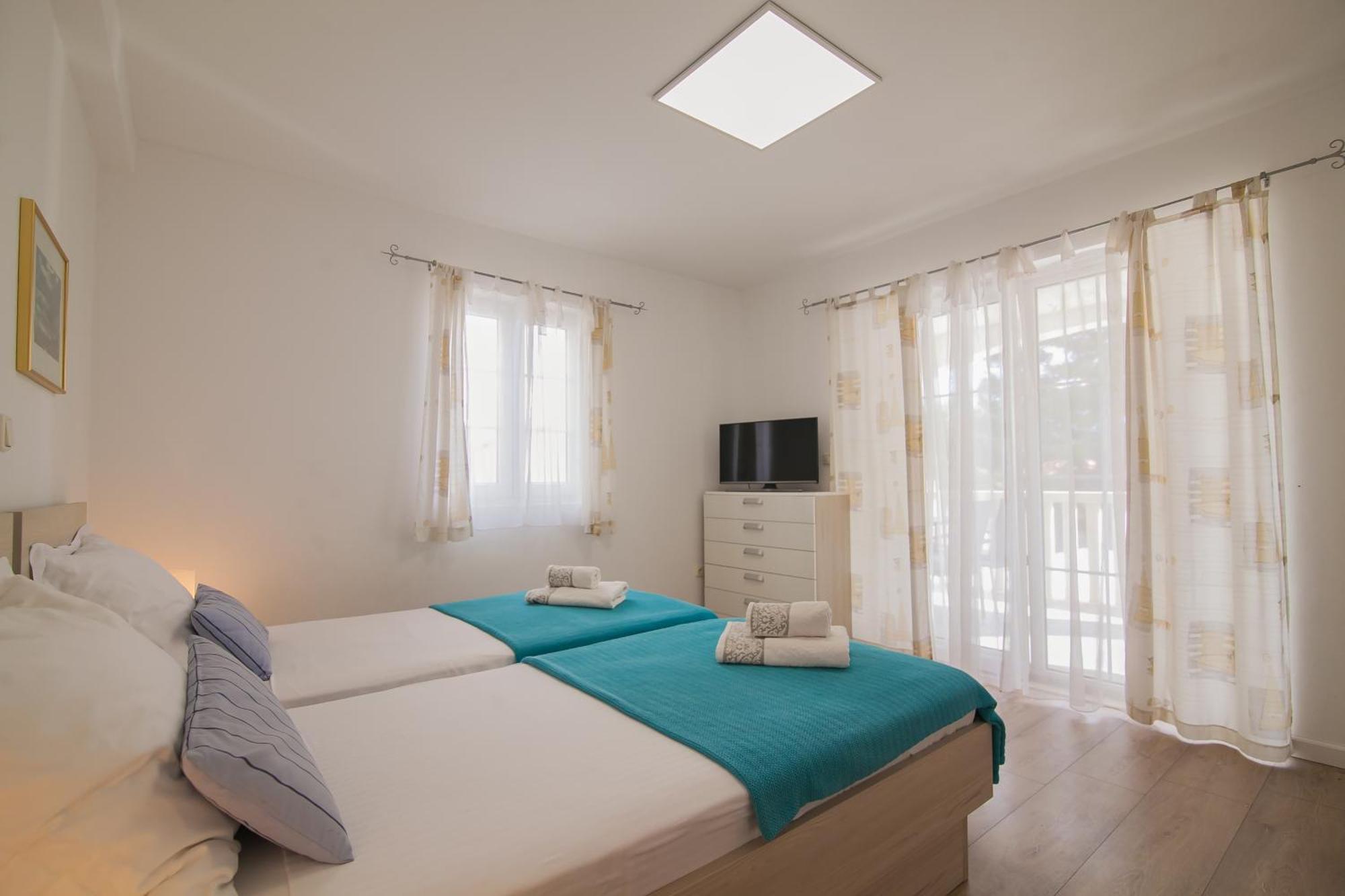 Helvetia Sunny Apartments Bol Dış mekan fotoğraf